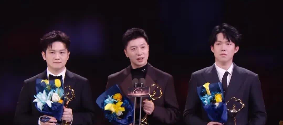 包含杭州绿城主场迎战重庆斯威，全力以赴争取胜利的词条