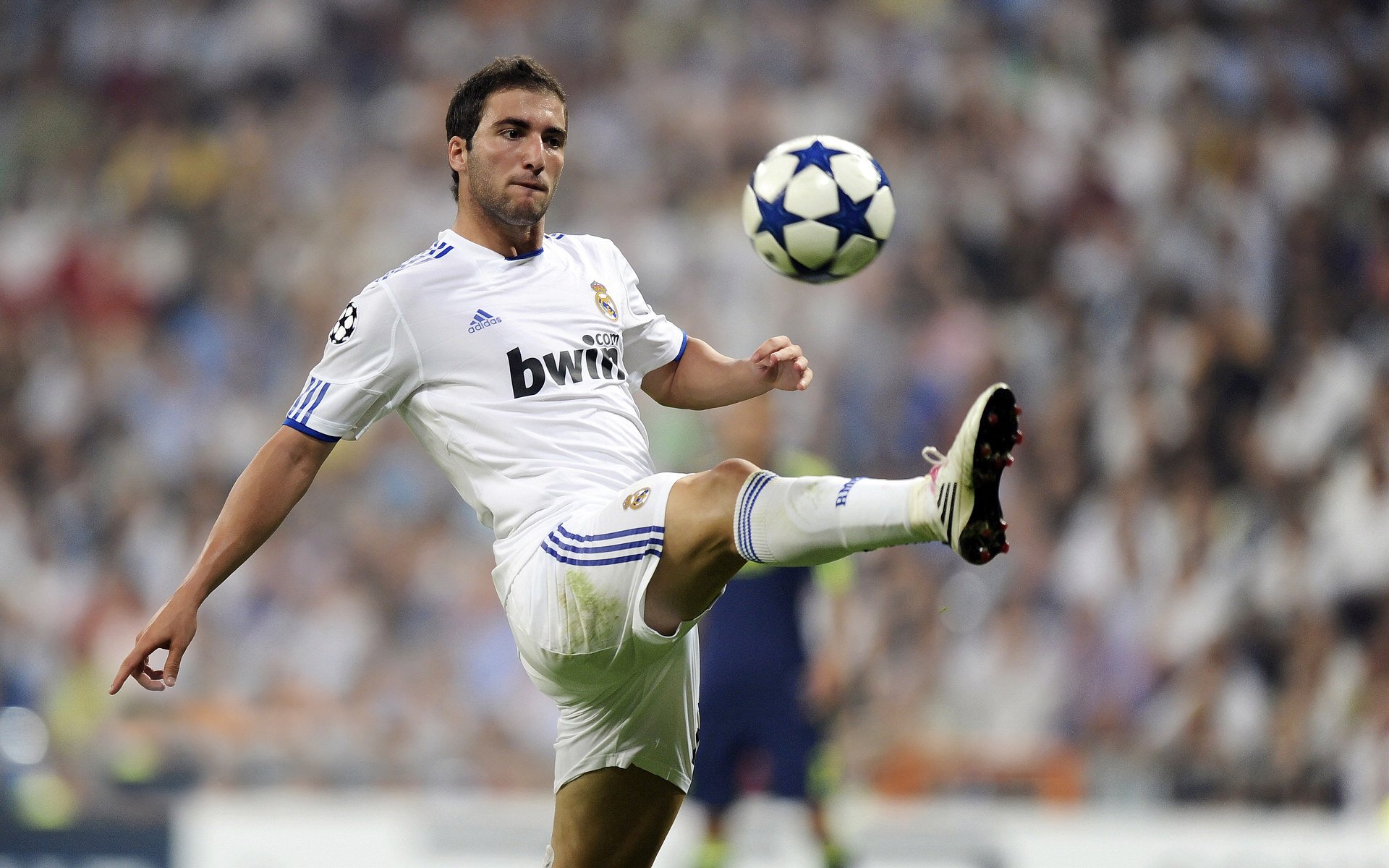 德罗巴连续十场比赛得分超过连败，SKT挑战极限！