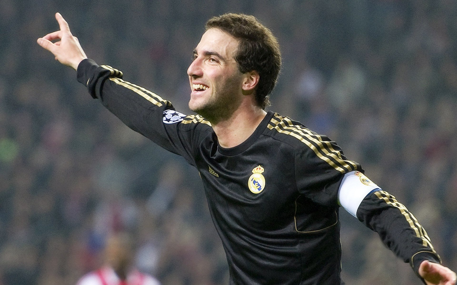 德罗巴回归赛场，关键助攻首场状态亮眼，美国队观众沸腾！