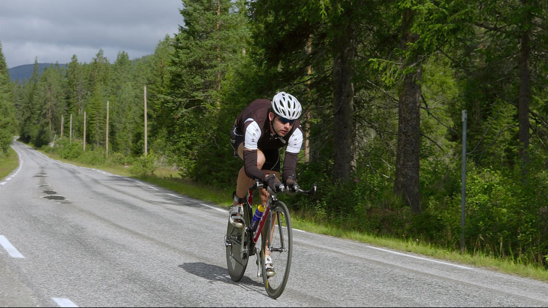 阿扎伦卡回归赛场，突破纪录首场状态亮眼，SKT观众沸腾！